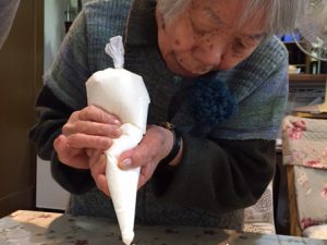 いきいきデイサービス　若松区　プリン作り３