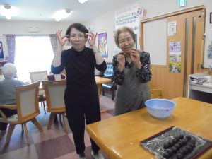 いきいき良花居　八幡西区東折尾町　おはぎ作り1