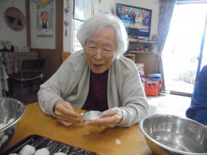 いきいき良花居　八幡西区東折尾町　おはぎ作り3