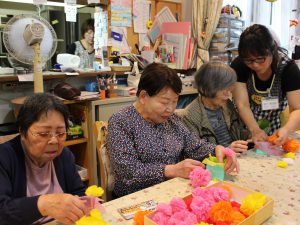 いきいきデイサービス　若松区　作品作り2