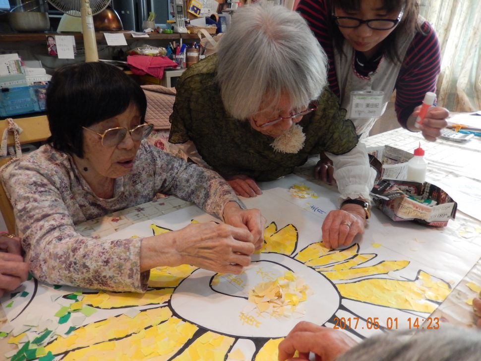 いきいきデイサービス　若松区　ちぎり絵1