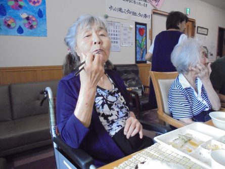 グループホームいきいき良花居 八幡西区東折尾町 餃子パーティー3
