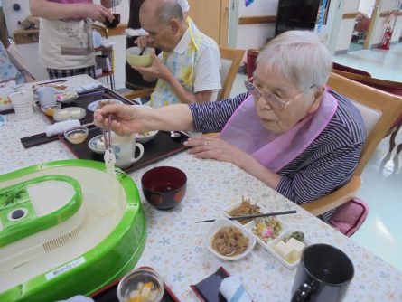 八幡西区黒崎　グループホームいきいき桜苑?　素麺流し3 