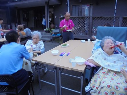 八幡西区東折尾町　グループホームいきいき良花居　お誕生会3