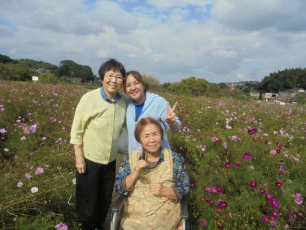 八幡西区東折尾町　グループホームいきいき良花居　秋を探しに・・・1