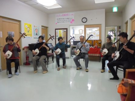 八幡西区山寺町　グループホームいきいき桜苑?　三味線演奏①
