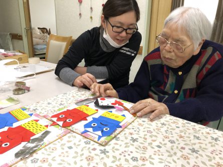 八幡西区山寺町　グループホームいきいき桜苑?　節分作品作り④