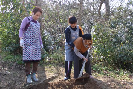 いきいき農園 ジャガイモ植え①