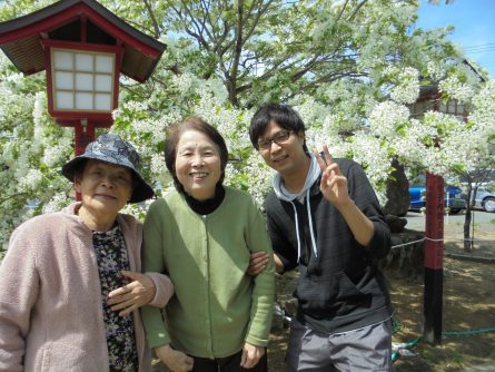 八幡西区東折尾町　グループホームいきいき良花居　おでかけ日和①笑顔も満開