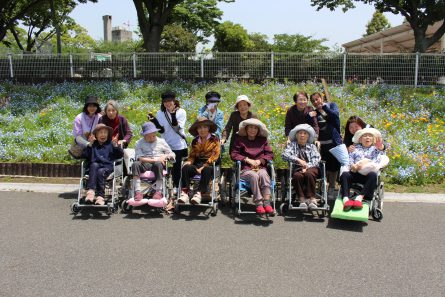 八幡西区東折尾町　グループホームいきいき良花居（よかとこ）　グリーンパークへ行って参りました！！⑥園内は綺麗なお花がいっぱいでした！！