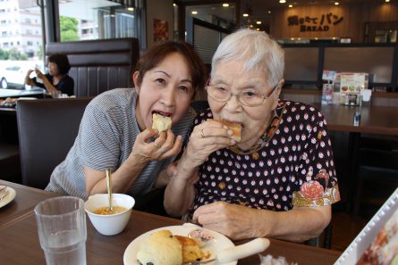 八幡西区山寺町 グループホームいきいき桜苑? 外食レク⑦
