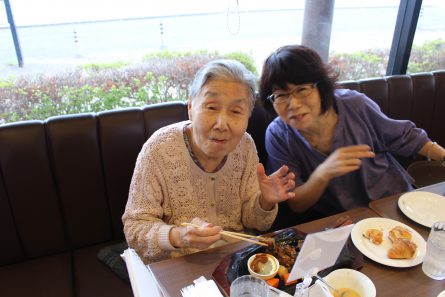 八幡西区山寺町 グループホームいきいき桜苑? 外食レク⑨