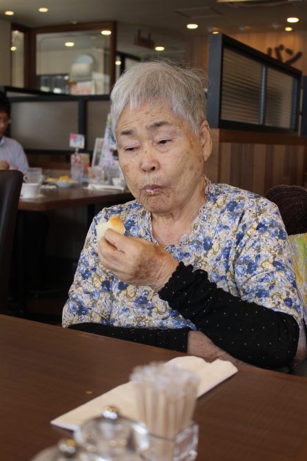 八幡西区山寺町 グループホームいきいき桜苑? 外食レク④