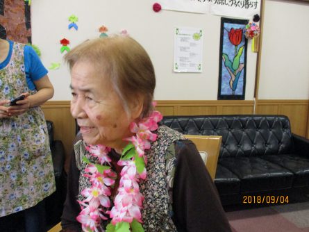 八幡西区東折尾町 グループホームいきいき良花居(よかとこ)9月お誕生会②お祝いのお言葉を良花居代表でご利用者様より・・・「いつまでも元気で長生きしようね!!」