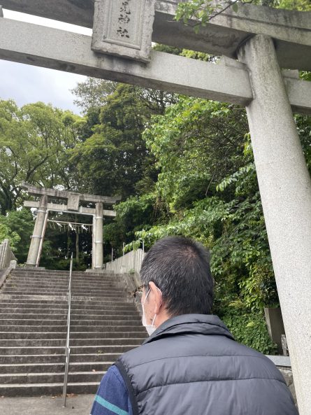 近所の鷹見神社へ参拝。