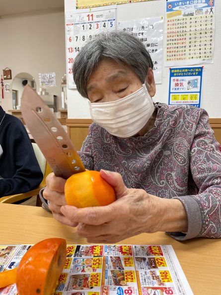 今が旬の柿です。上手に切ってくださいました。