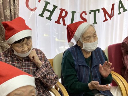 皆でクリスマスソングを大合唱♪