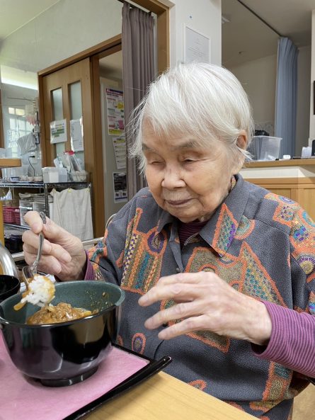 食べるに喜びを・・・いきいき特製のカレーライスは人気ナンバーワンです。