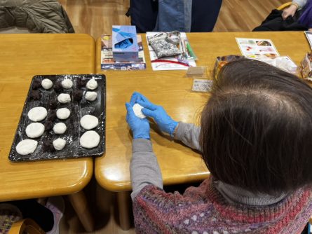 遠賀・水巻・岡垣・八幡西区・中間市・介護・デイサービス・リハビリ・レクレーション・手作りおやつ・おやつ作り・梅が枝餅